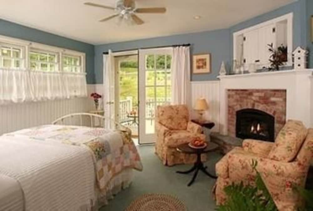 Deerhill Inn - thumb 2