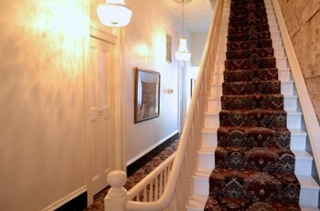 Lafitte Hotel & Bar - thumb 3
