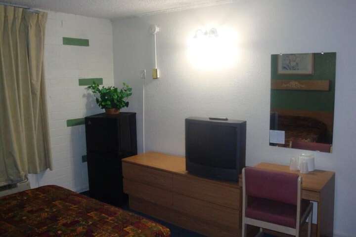 Travelers Inn - thumb 7