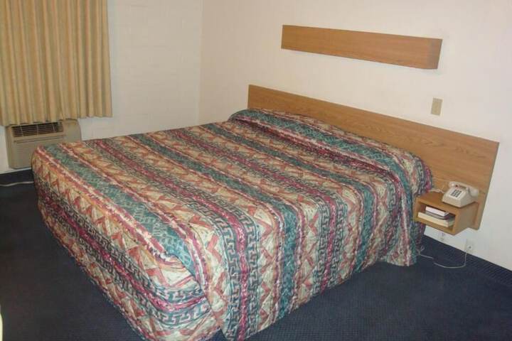 Travelers Inn - thumb 3