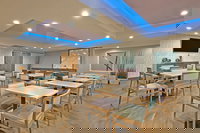 Holiday Inn Express  Suites New Cumberland an IHG Hotel