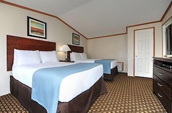 Instalodge Hotel And Suites - thumb 2