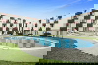 Days Inn by Wyndham New Stanton PA