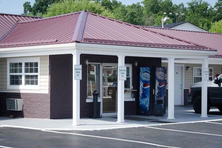 Turnpike Motel - thumb 4