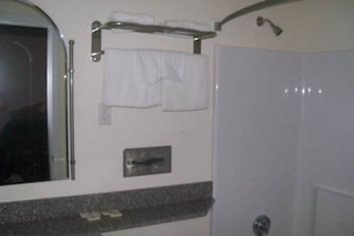 Turnpike Motel - thumb 7