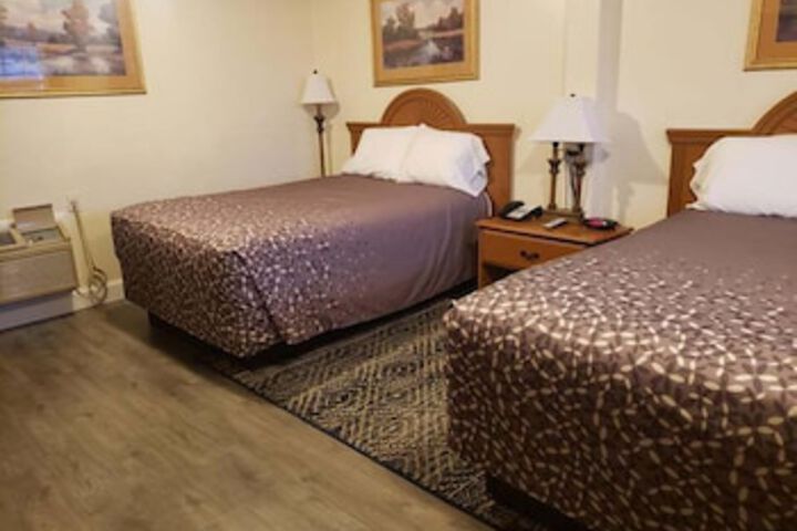 Turnpike Motel - thumb 0