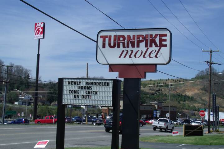 Turnpike Motel - thumb 2