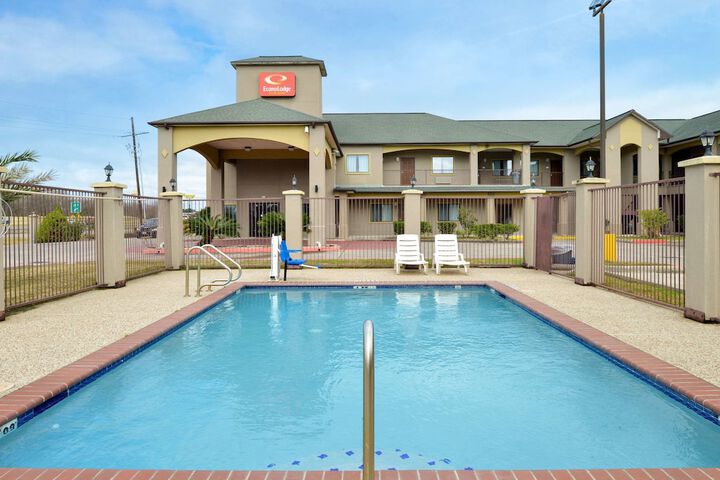 Econo Lodge & Suites Port Arthur - thumb 4