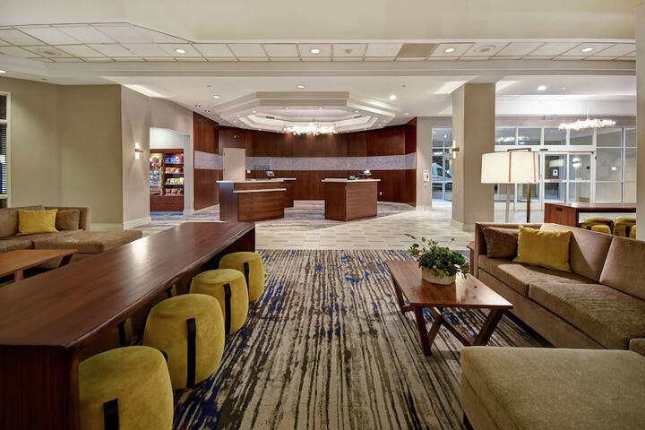 Embassy Suites Charleston - thumb 5