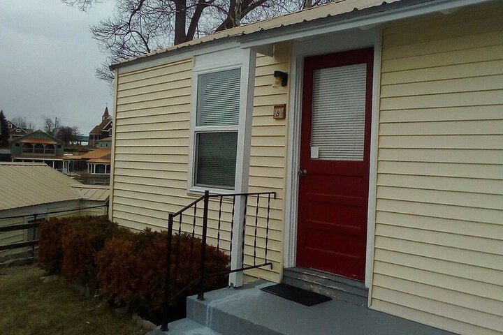 Hills Motor Court & Marina - thumb 1