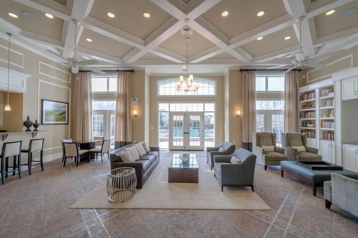 Global Luxury Suites At The Junction - thumb 5