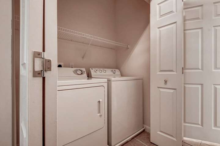 Global Luxury Suites At The Junction - thumb 6