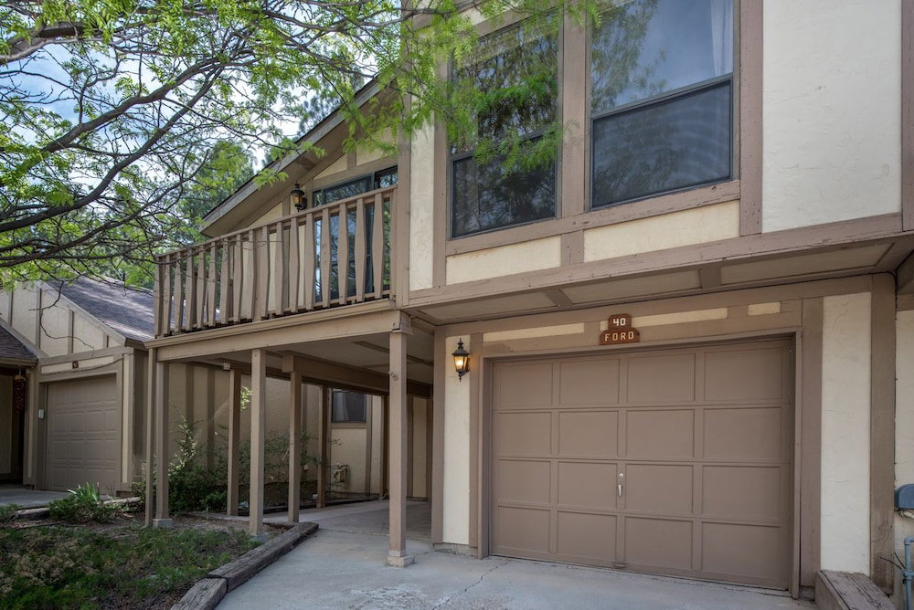 40 Innsbrook - Three Bedroom Townhome - thumb 2