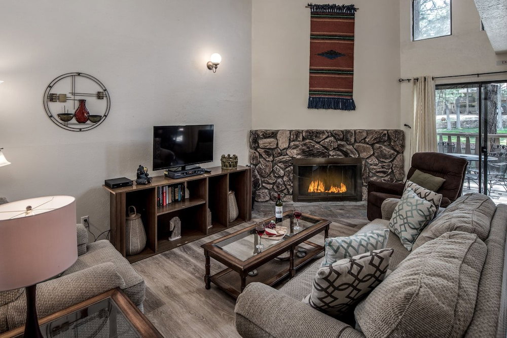 40 Innsbrook - Three Bedroom Townhome - thumb 0