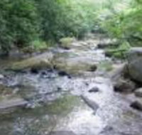 Wolf Creek Secluded Log Cabin Overlooking Creek near Boone NC - Accommodation Philadelphia