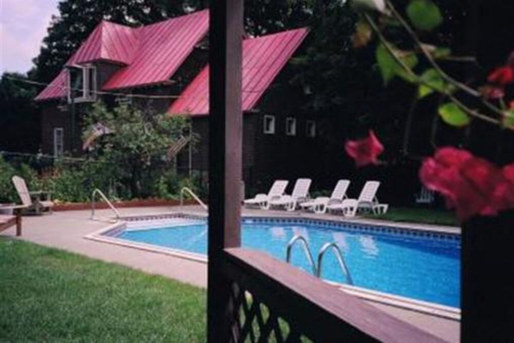 Geyser Lodge - thumb 1