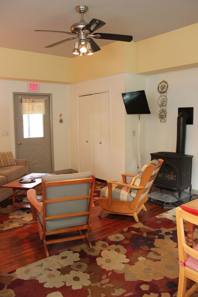 Geyser Lodge - thumb 3