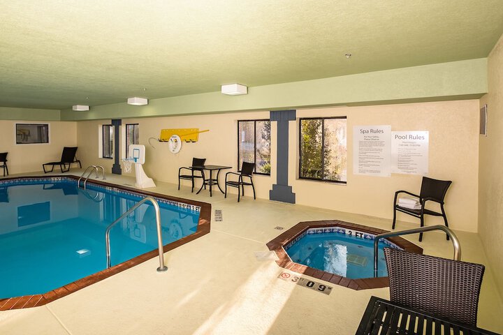 Holiday Inn Express Corydon, An IHG Hotel - thumb 6