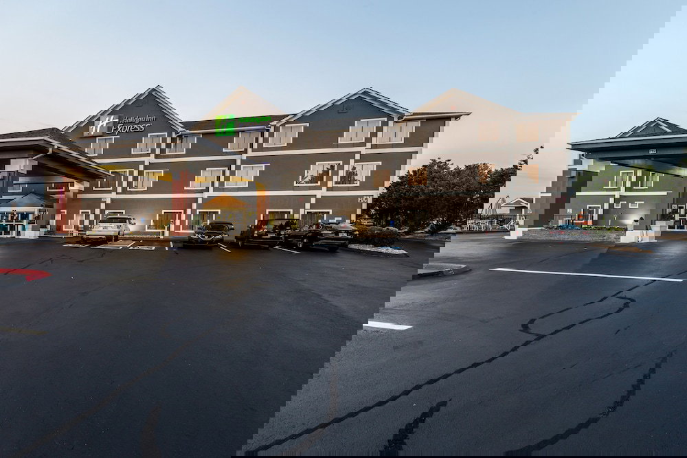 Holiday Inn Express Dandridge, An IHG Hotel - thumb 1