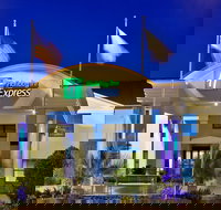 Holiday Inn Express Breaux Bridge an IHG Hotel - Accommodation Philadelphia