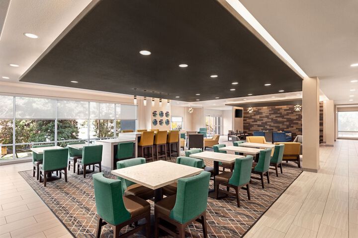 La Quinta Inn & Suites By Wyndham Clovis CA - thumb 4