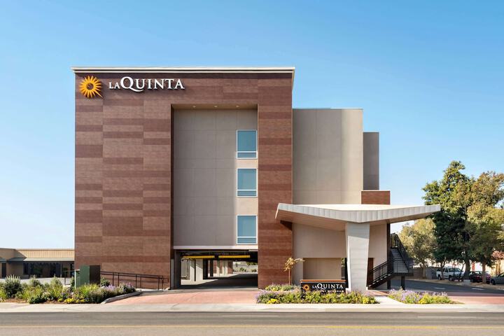 La Quinta Inn & Suites By Wyndham Clovis CA - thumb 2