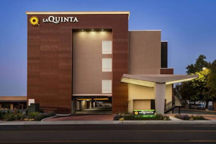 La Quinta Inn & Suites By Wyndham Clovis CA - thumb 0