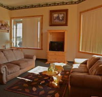 Eagle Peak Lodge  Cabins - Accommodation Philadelphia