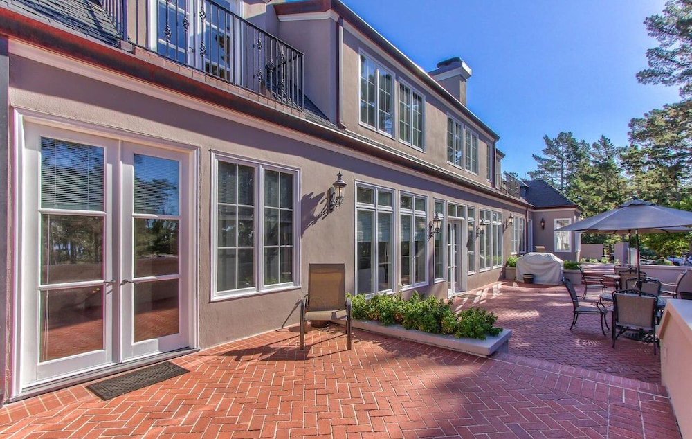 Lx33: Luxury Vacation Villa On Pebble Beach With Pool - thumb 1