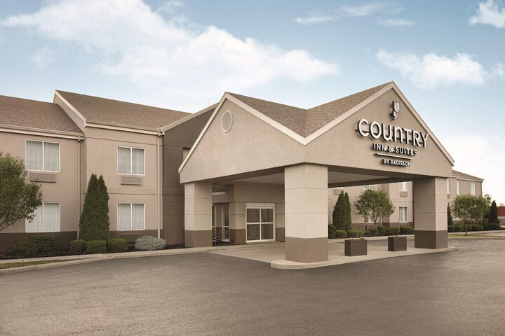 Country Inn & Suites By Radisson, Port Clinton, OH - thumb 1