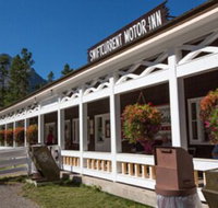 Swiftcurrent Motor Inn and Cabins - Inside the Park - Accommodation Philadelphia