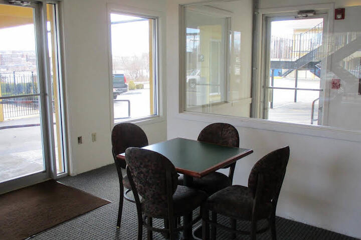 Motel 6 Somerset MA - thumb 4