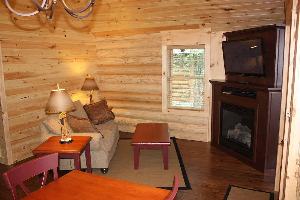 Lake Parlin Lodge & Cabins - thumb 1