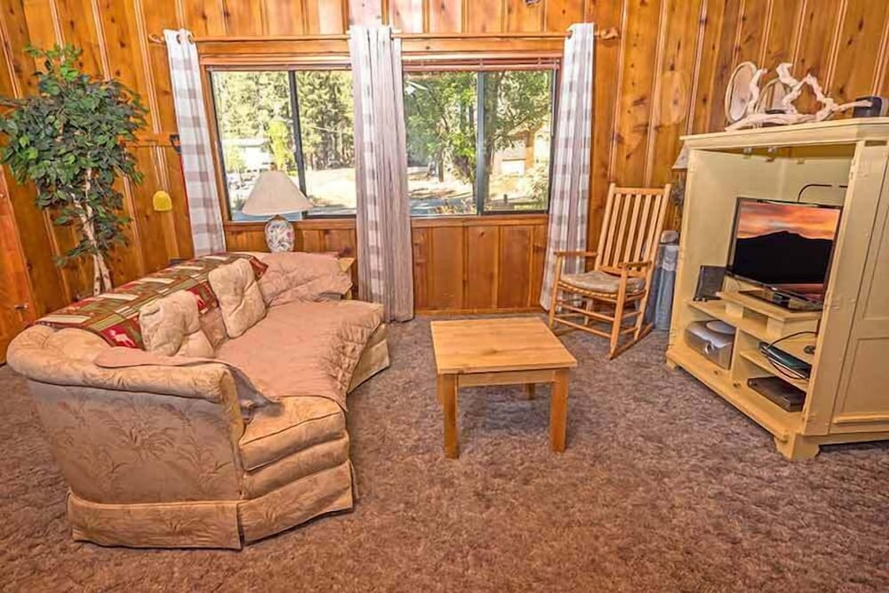 1198 Carson Avenue 1 Bedroom Cabin - thumb 3