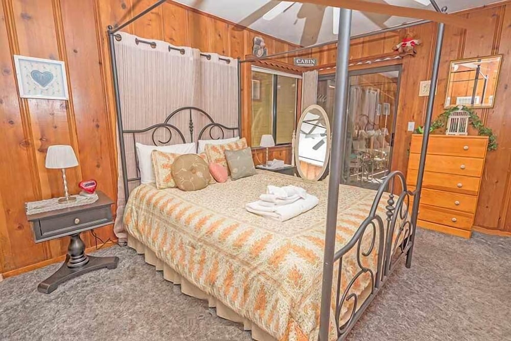 1198 Carson Avenue 1 Bedroom Cabin - thumb 4