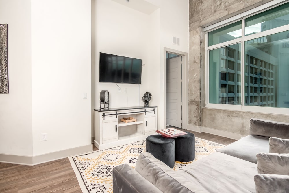 CHIC COLLECTION By NOHOTEL On Piedmont - thumb 1