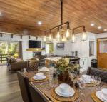 NEW LUXE CABIN 3 level 3000 sqft 2 Masters Pool Table 2 Decks Creek AC - Accommodation Philadelphia