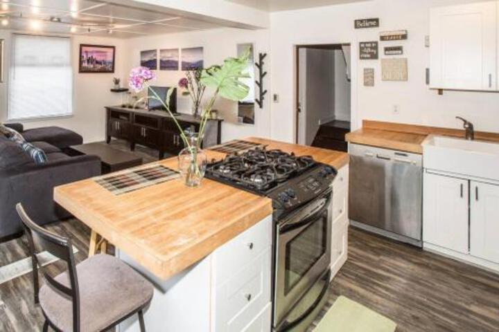A Greenlake Private 2nd Floor Room - thumb 3
