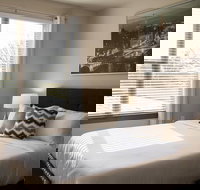 Modern & Private Condo Balcony Great Location - Accommodation Philadelphia