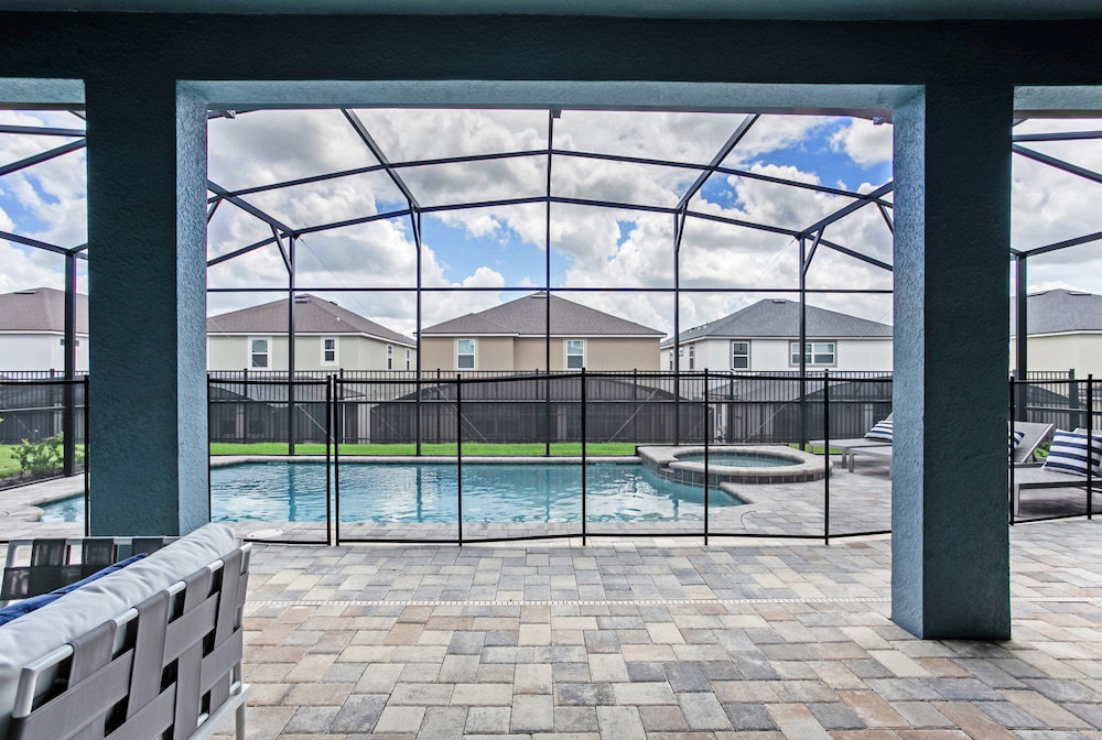 1787cvt Luxury 6 Bed Villa With Saltwater Pool/spa - thumb 5