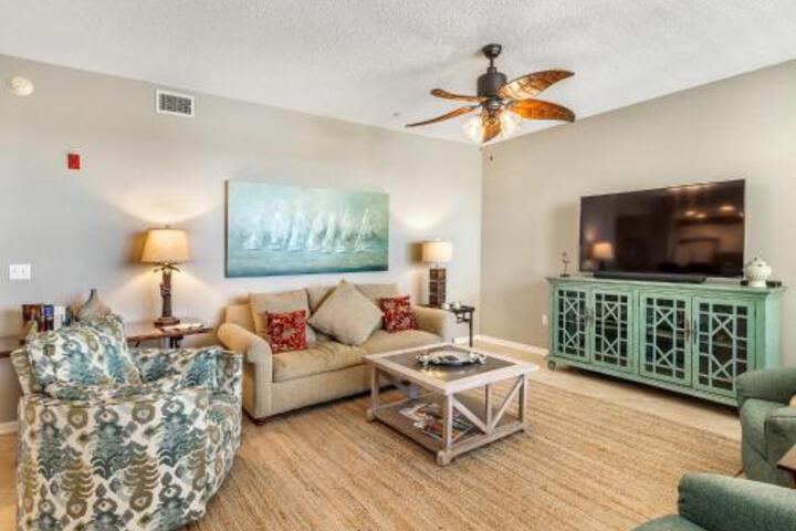 203E Beautiful 3BR / 3BA Center Condo With Gulf View - thumb 0