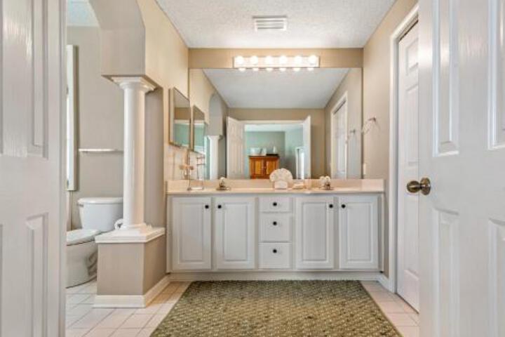 203E Beautiful 3BR / 3BA Center Condo With Gulf View - thumb 3