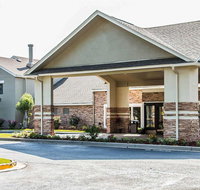 Clarion Inn  Suites Savannah Midtown - Accommodation Philadelphia