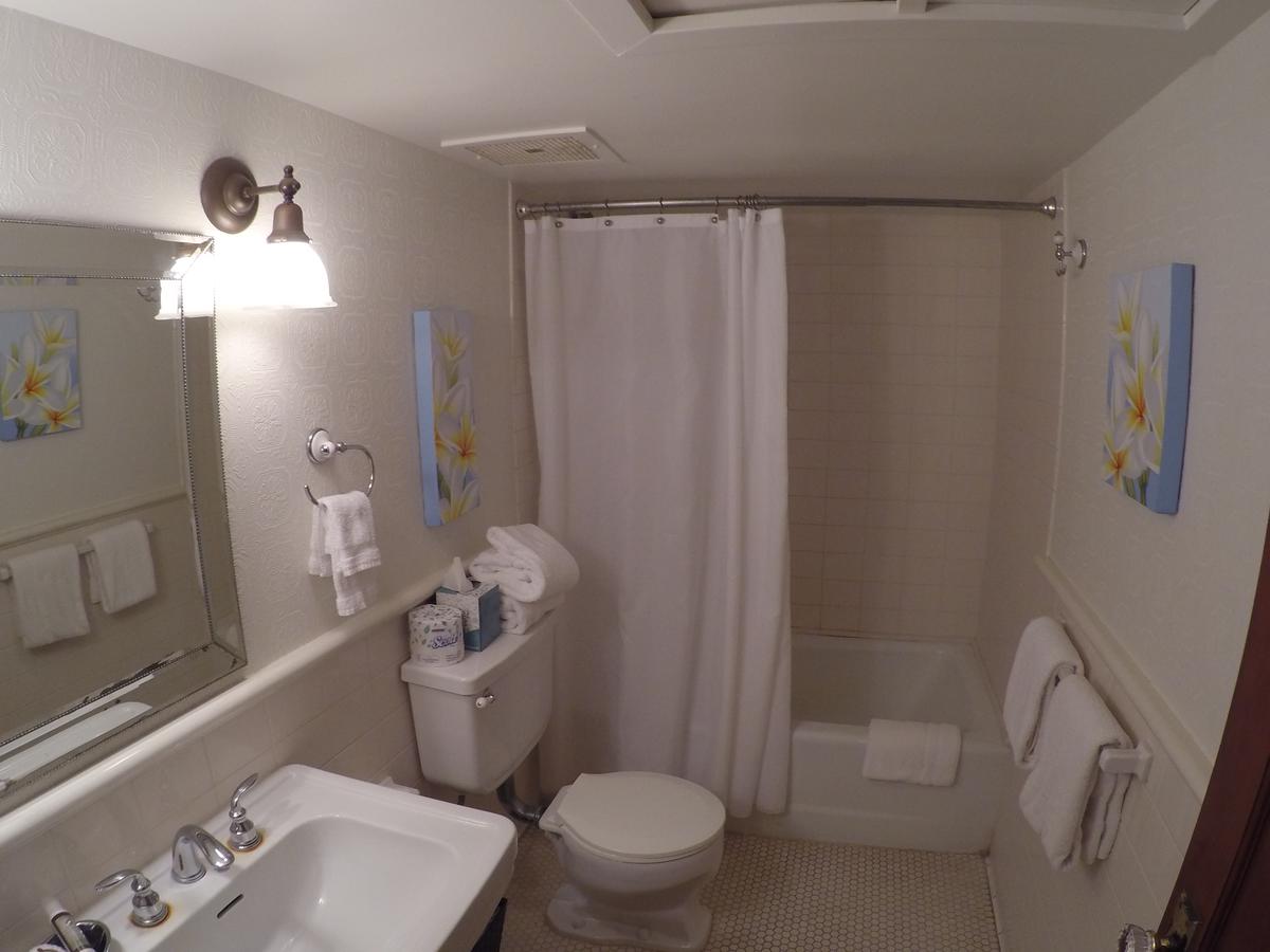 Lahaina Inn - thumb 12