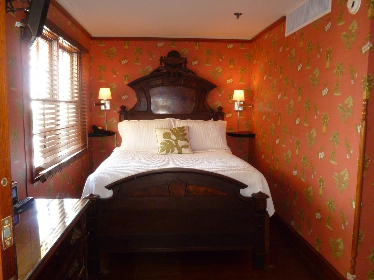 Lahaina Inn - thumb 8