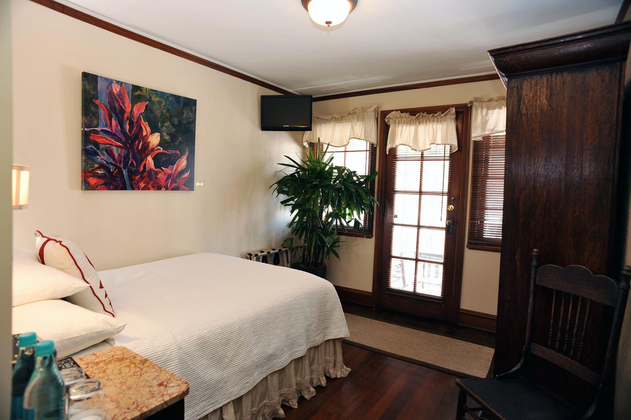 Lahaina Inn - thumb 4