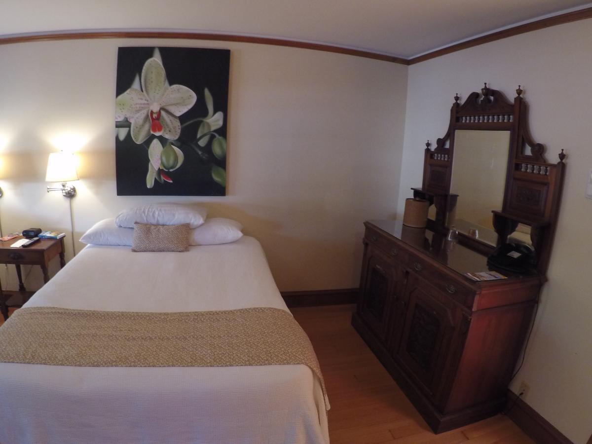 Lahaina Inn - thumb 10