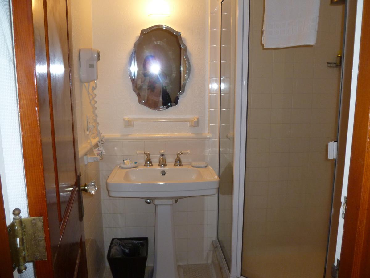 Lahaina Inn - thumb 16