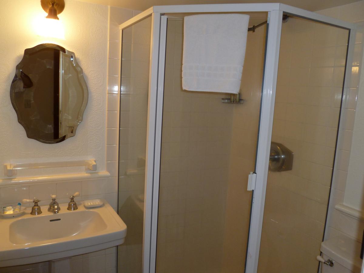 Lahaina Inn - thumb 17