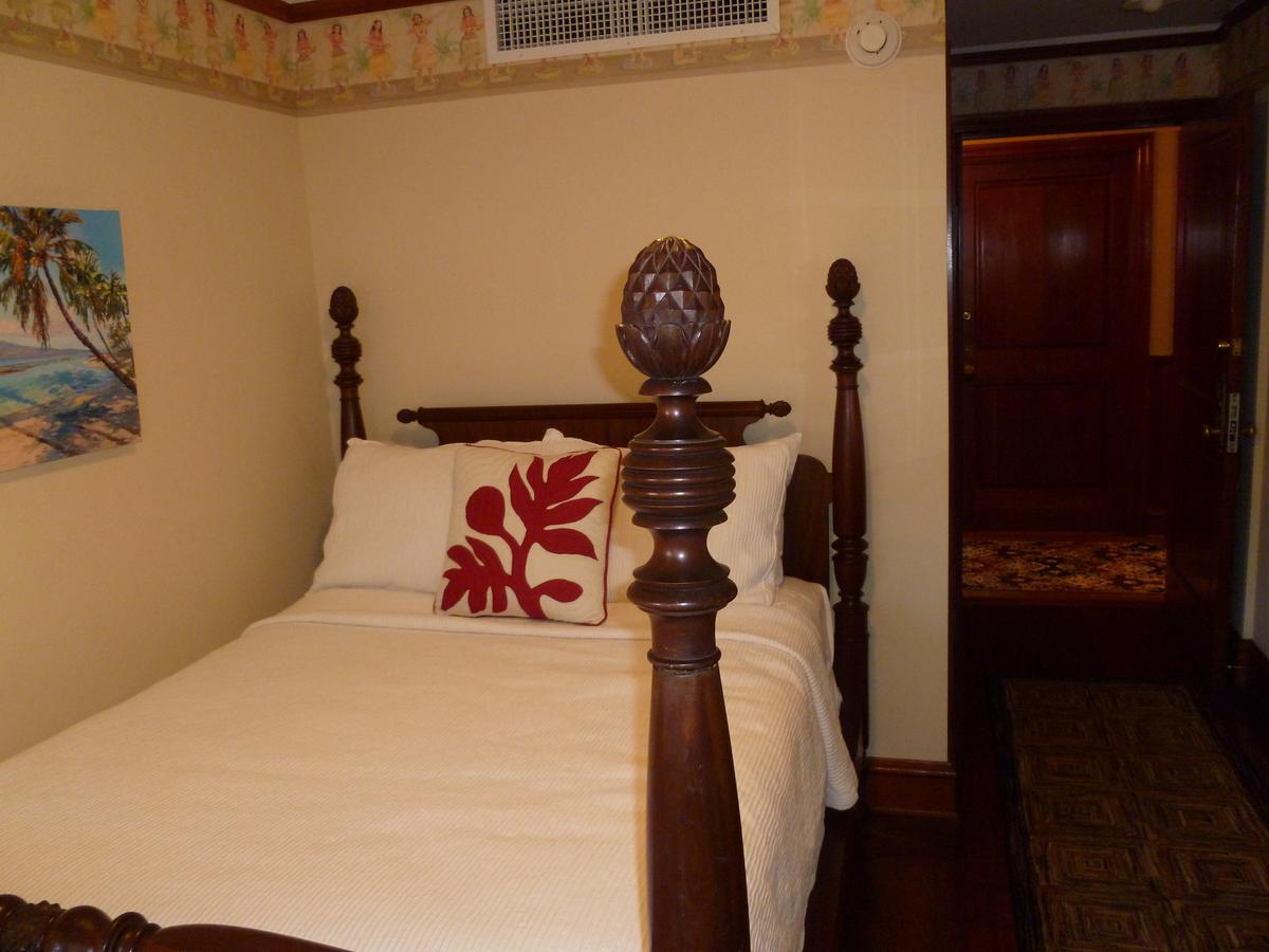 Lahaina Inn - thumb 7